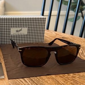 Persol 3018S Roadster Edition
